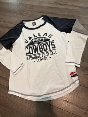 Womens New Era Dallas Cowboys Long Sleeve Short Size M